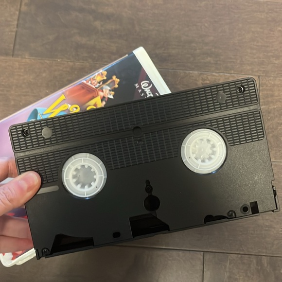 Alice in Wonderland Disney VHS - Picture 5 of 5